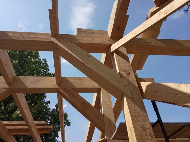 Dachy z trzciny konstrukcje drewniane