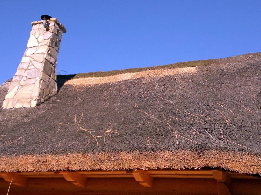 Dachy z trzciny naprawa dachów